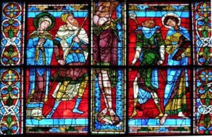 cosa vedere Poitiers Saint Pierre Vetrata Crocefissione