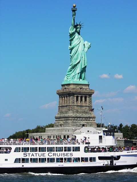 manhattan giro battello hudson statua libertà