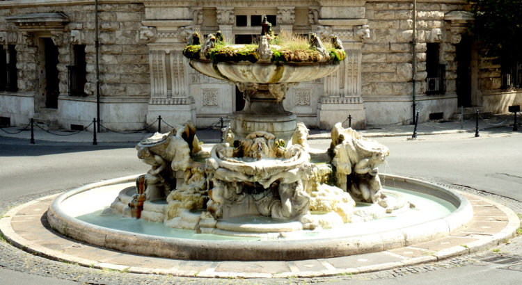 roma quartiere coppedè fontana delle rane